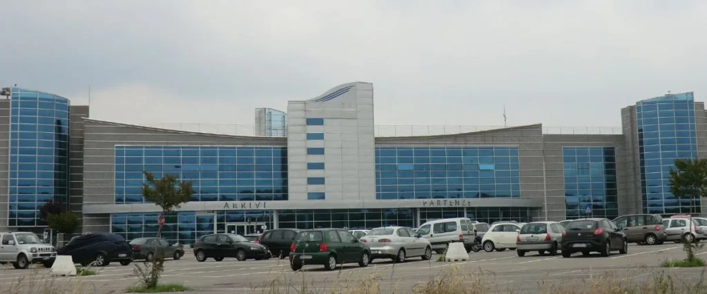 Ryanair CUF Terminal - Cuneo International Airport