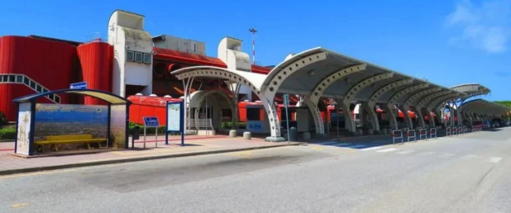 Ryanair SUF Terminal - Lamezia Terme International Airport